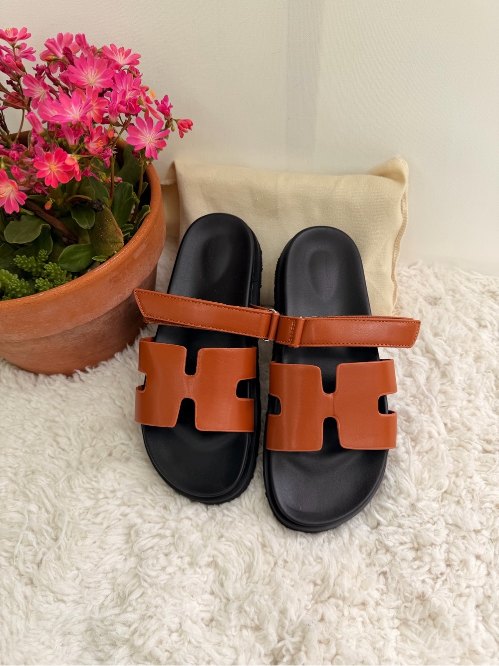 Classic Women’s Slide Sandals in Cognac Brown - Picture 3 of 4
